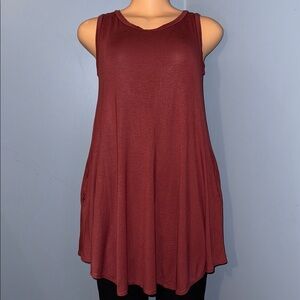 Try This Flowy Tank Top with Pockets – Size Small